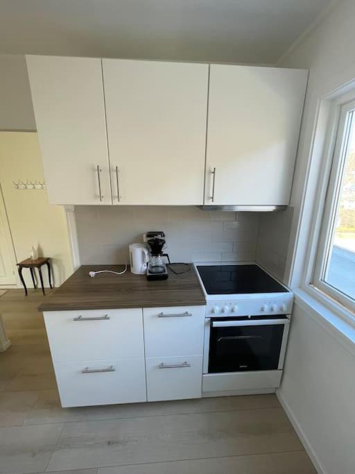 Lovely 2 Bedroom Apartmen With Free Parking Bergen Exterior photo