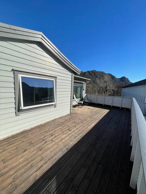 Lovely 2 Bedroom Apartmen With Free Parking Bergen Exterior photo